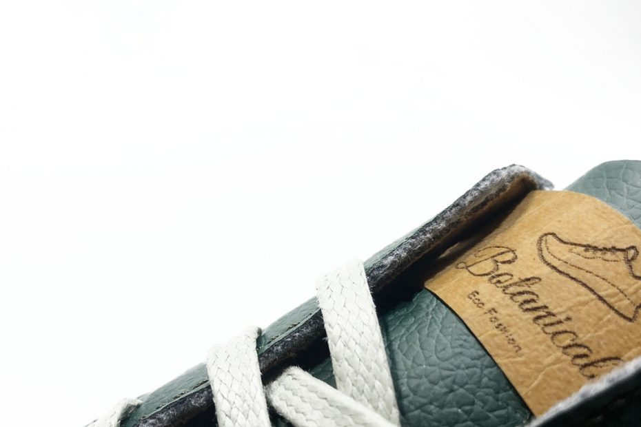 Private label with label shoe in show tongue